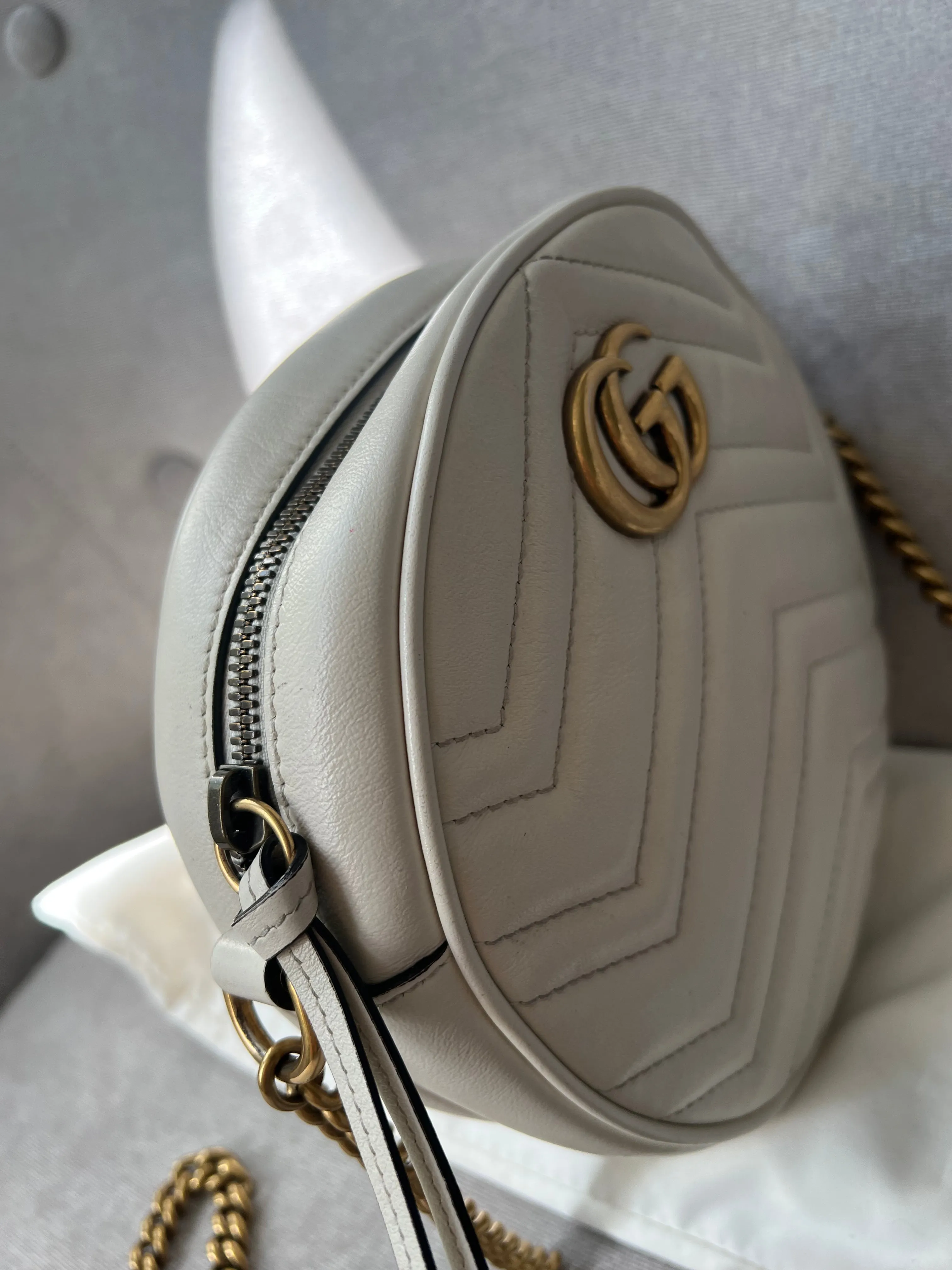 Gucci GG Round White Marmont Small Shoulder Bag