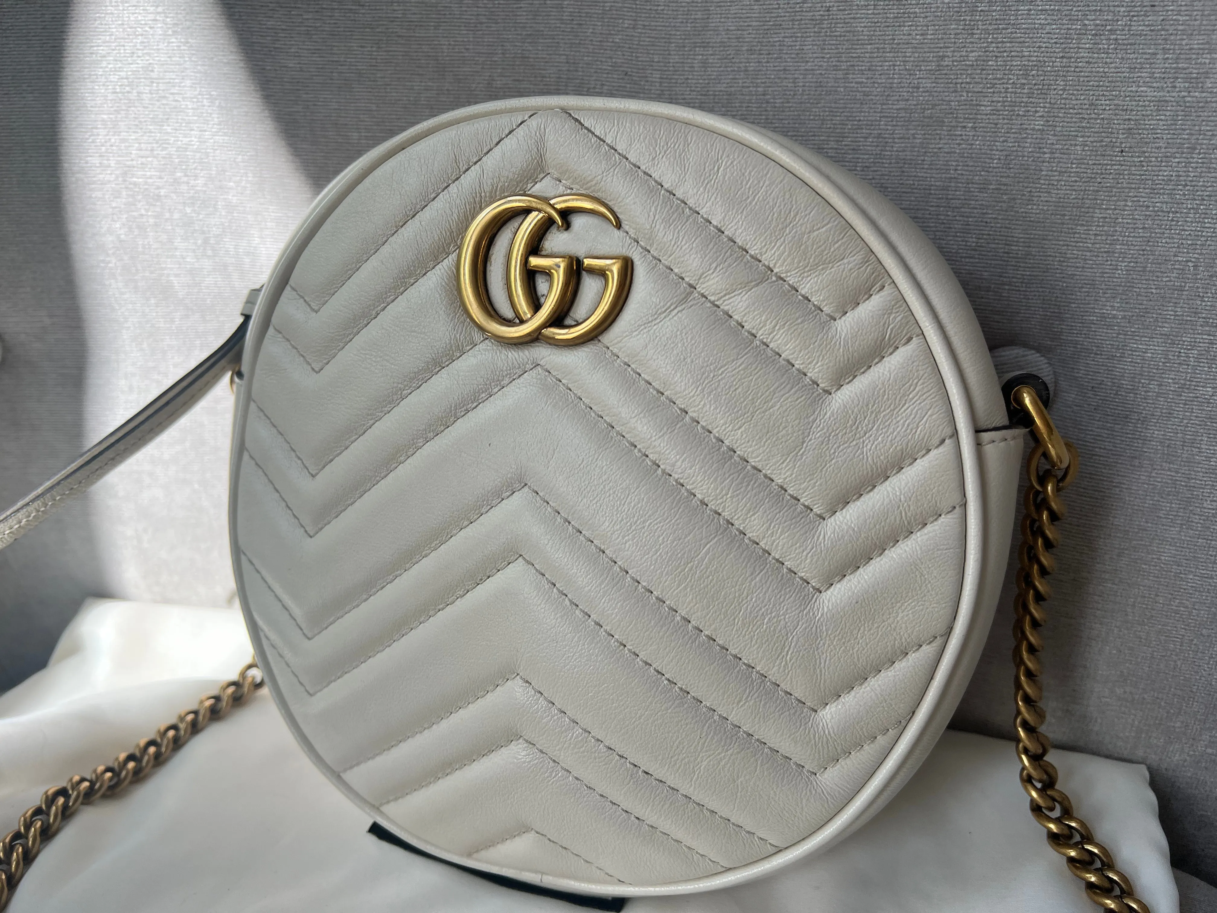 Gucci GG Round White Marmont Small Shoulder Bag