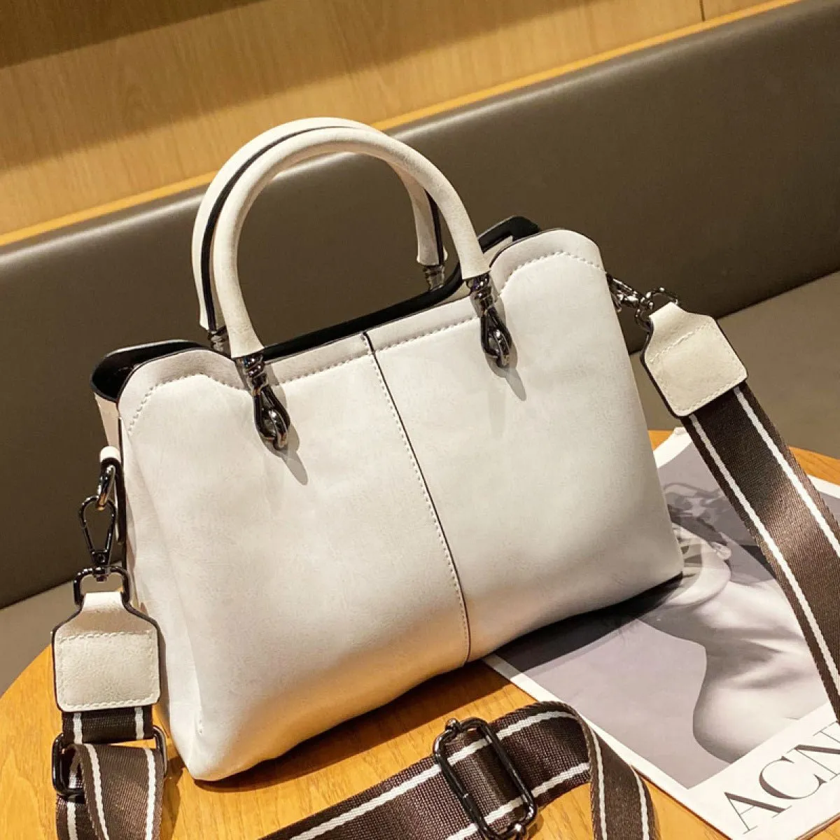 High-Capacity Zipper Splicing Handbag Shoulder Bag