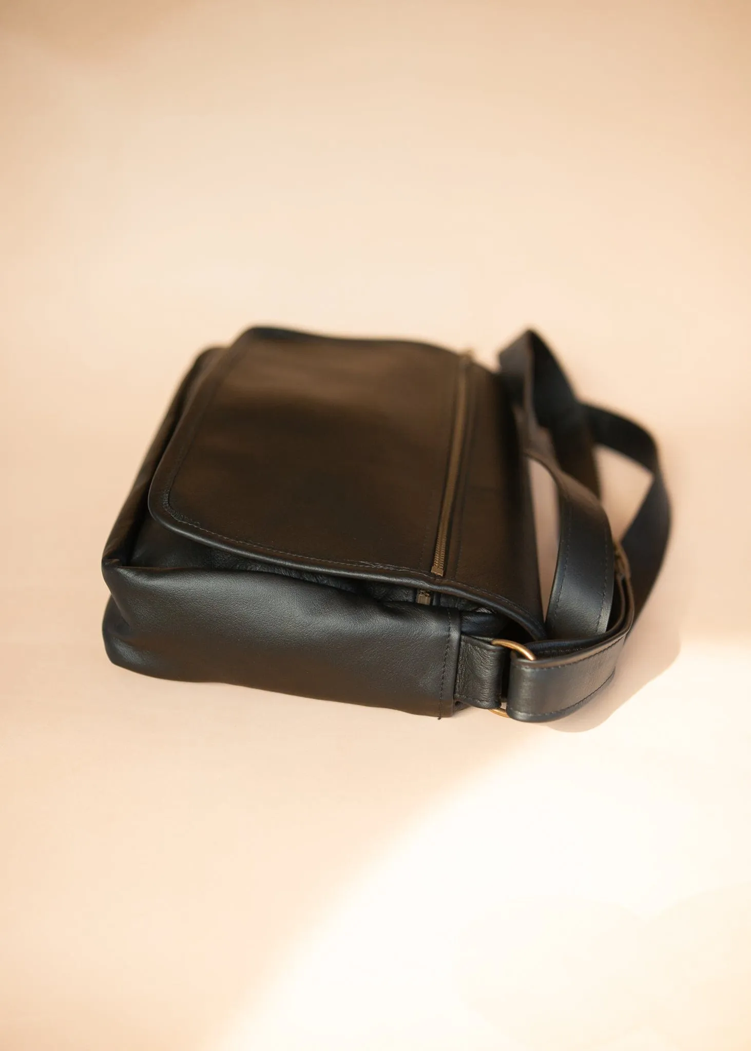 Zeuss Satchel Bag - Kangaroo